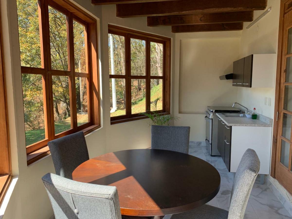 Отель Cortijo La Casona Сан-Кристобаль-де-Ла-Касас Экстерьер фото
