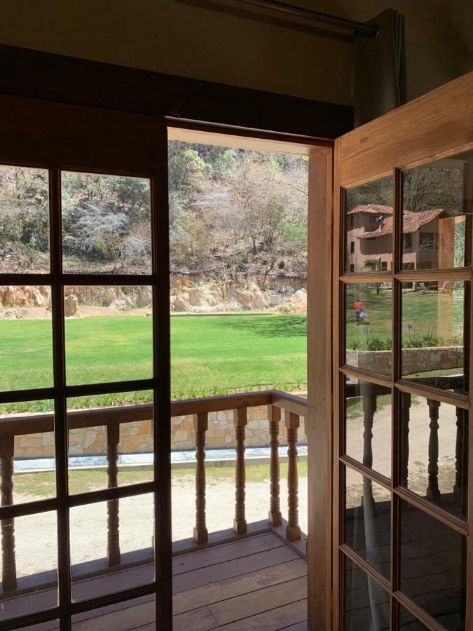 Отель Cortijo La Casona Сан-Кристобаль-де-Ла-Касас Экстерьер фото